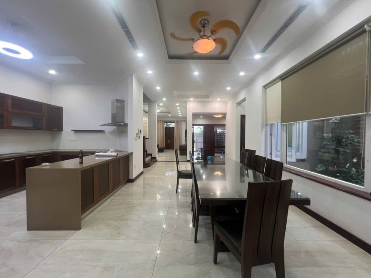 Nice 4-bedroom villa at D4 Ciputra for rent (6)