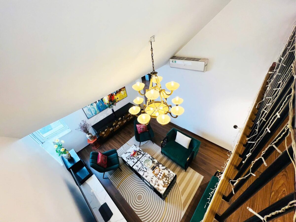 Splendid 3-bedroom penthouse at G2 Ciputra for rent (17)