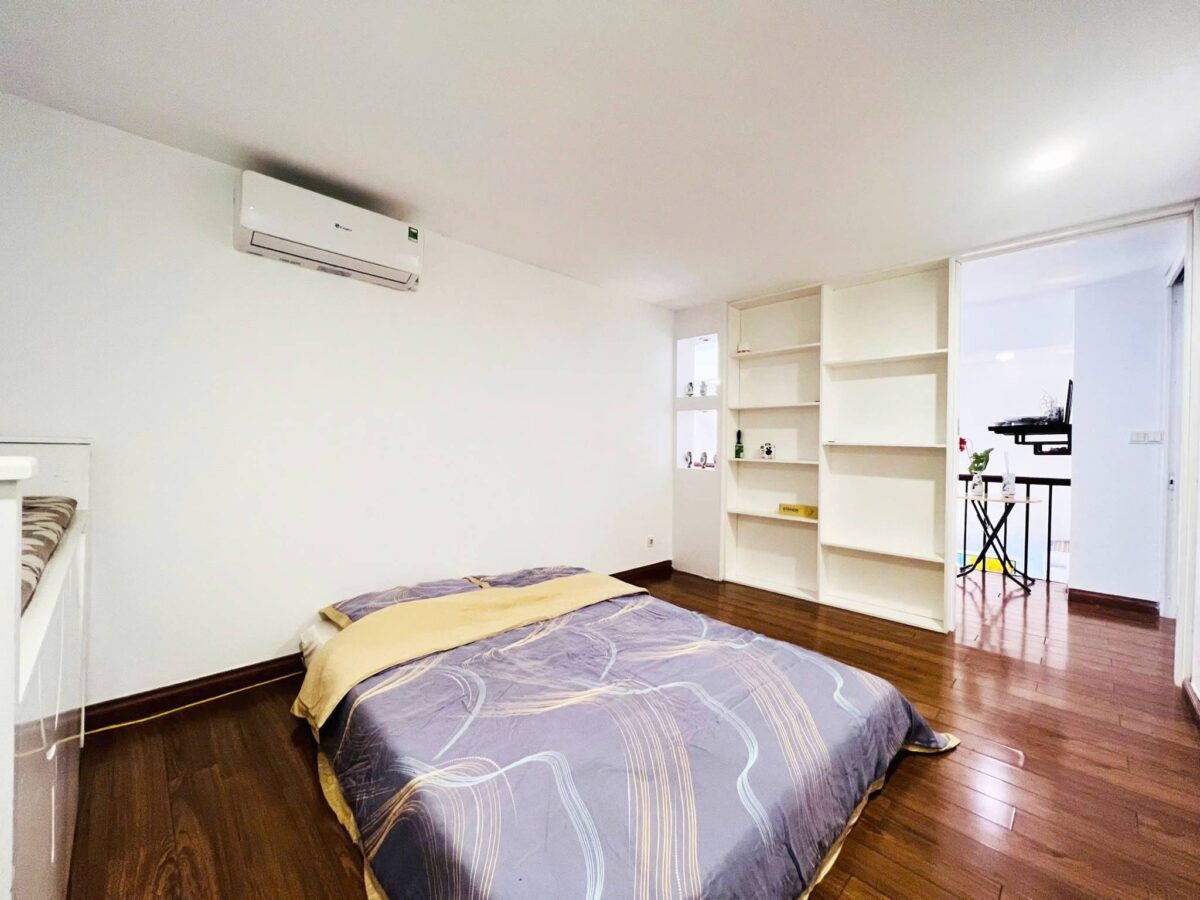 Splendid 3-bedroom penthouse at G2 Ciputra for rent (23)