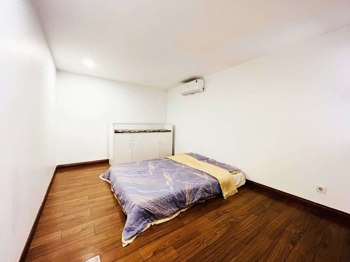 Splendid 3-bedroom penthouse at G2 Ciputra for rent (24)