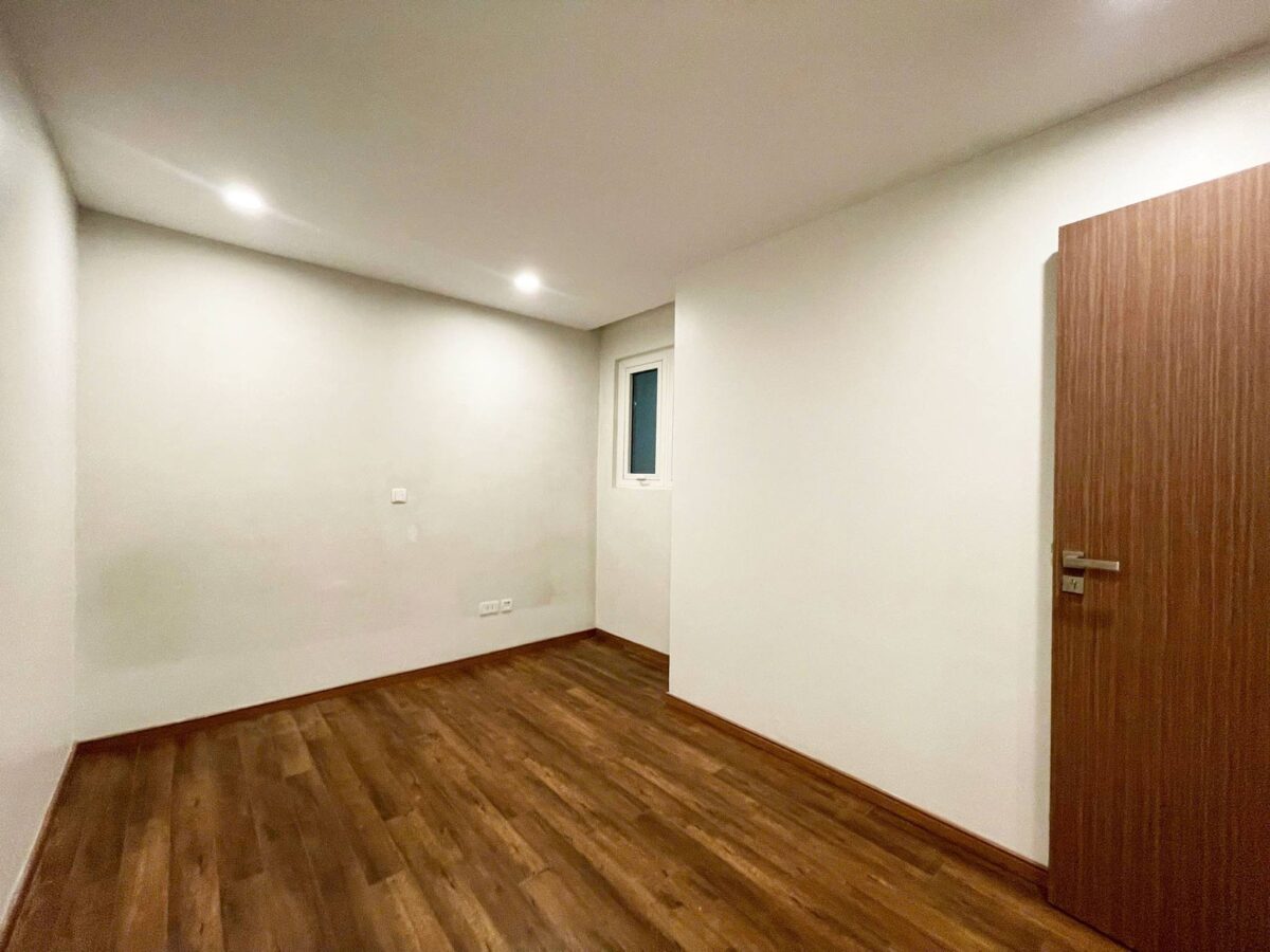 Very cheap 3-bedroom apartment at The Link Ciputra for rent (12)
