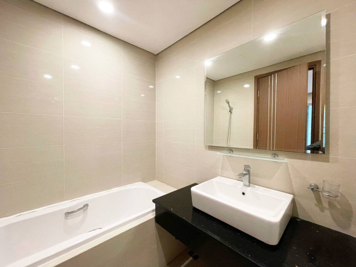 Very cheap 3-bedroom apartment at The Link Ciputra for rent (8)
