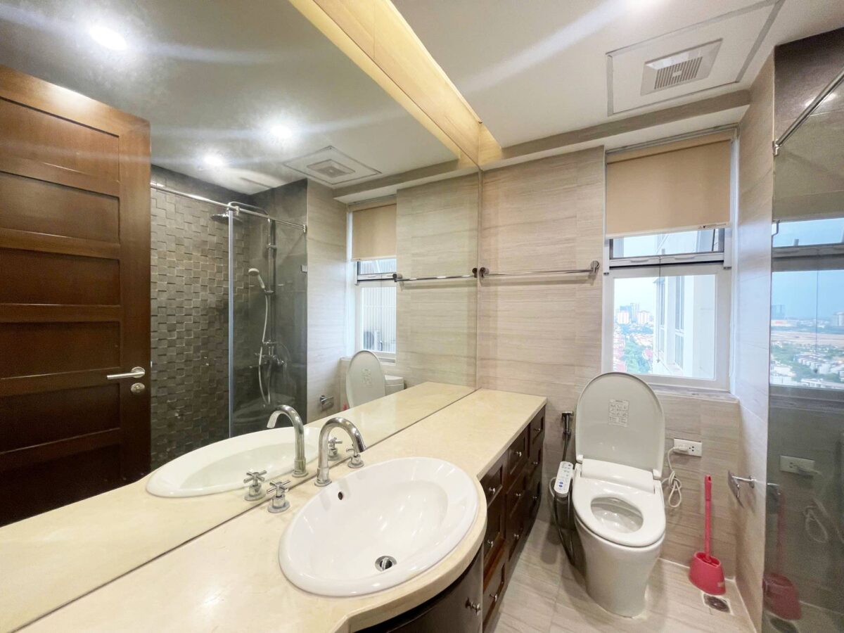 Well - renovated 3BHK apartment at P2 Ciputra for rent (11)