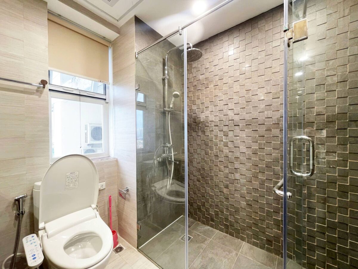 Well - renovated 3BHK apartment at P2 Ciputra for rent (12)