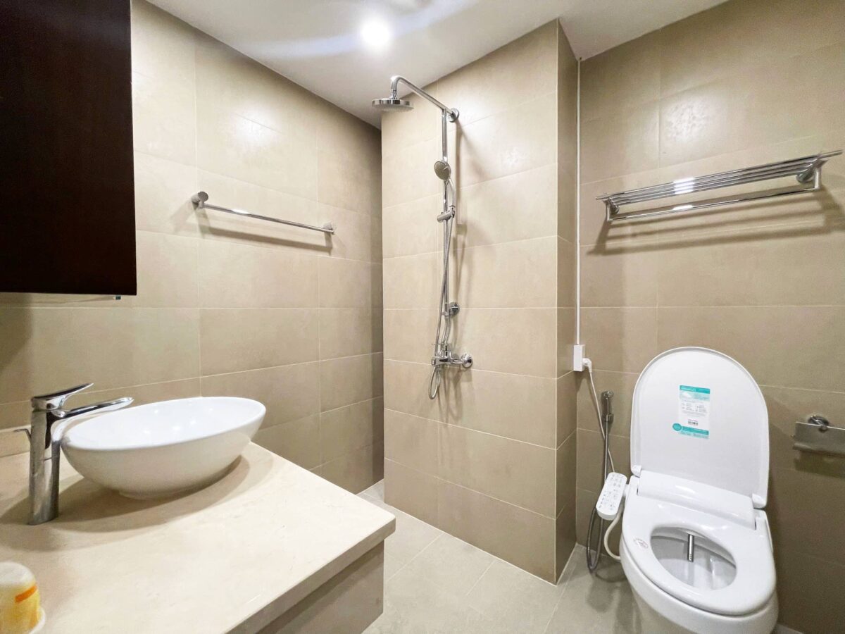 Well - renovated 3BHK apartment at P2 Ciputra for rent (17)