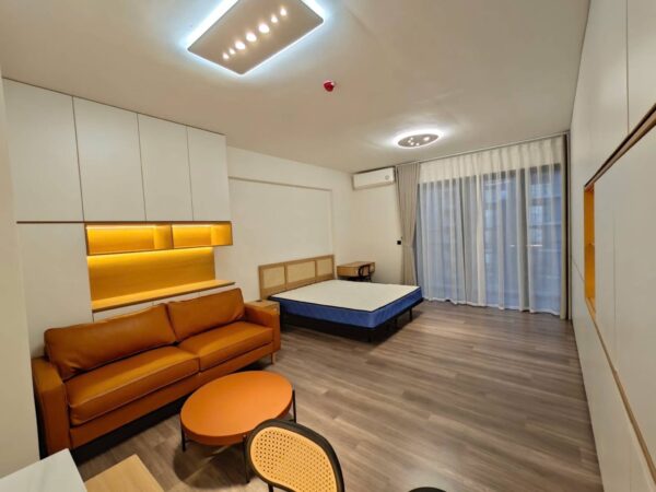 Colorful studio for rent at Heritage Westlake, Tay Ho, Hanoi (1)