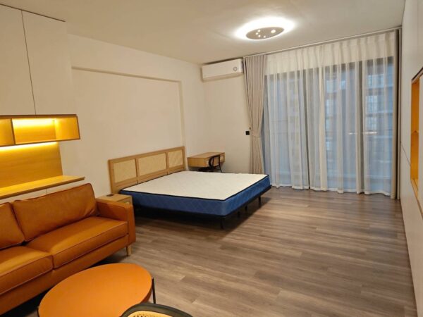 Colorful studio for rent at Heritage Westlake, Tay Ho, Hanoi (2)