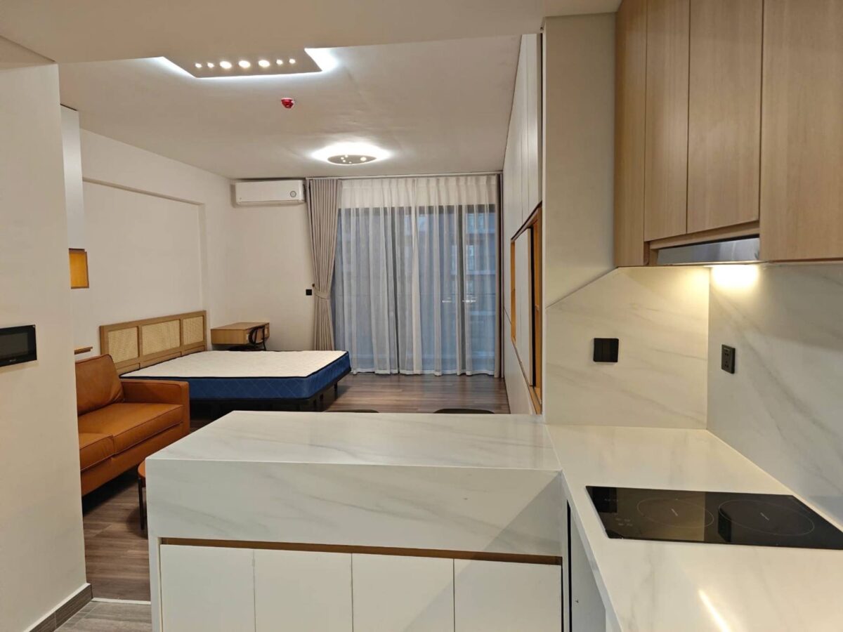 Colorful studio for rent at Heritage Westlake, Tay Ho, Hanoi (3)