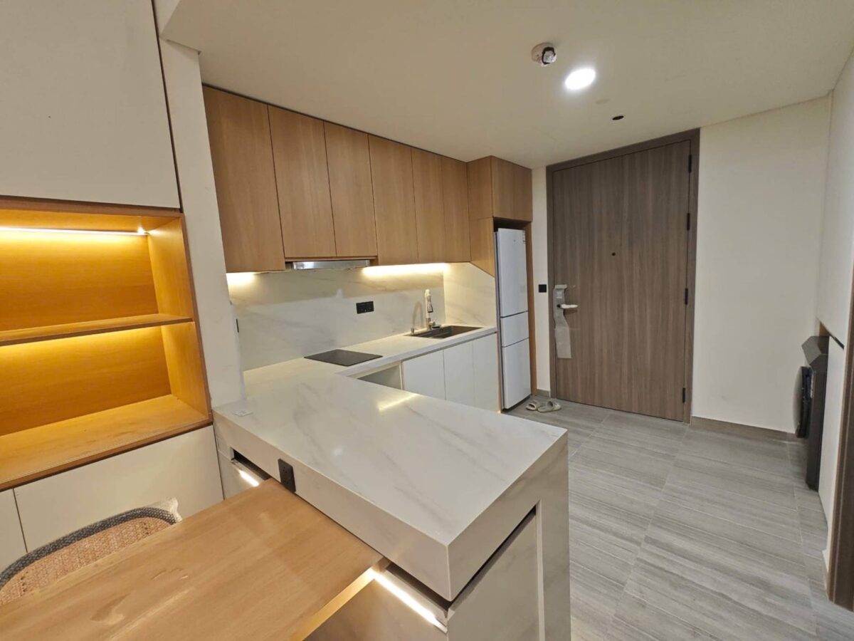 Colorful studio for rent at Heritage Westlake, Tay Ho, Hanoi (4)