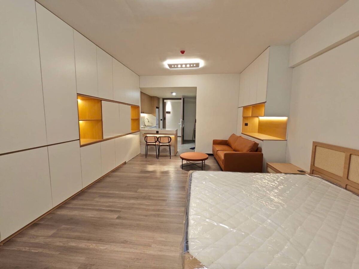 Colorful studio for rent at Heritage Westlake, Tay Ho, Hanoi (5)