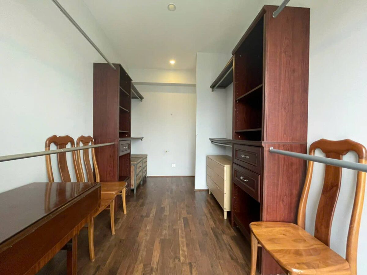 Gorgeous 2-bedroom apartment at L1 Ciputra for rent (12)