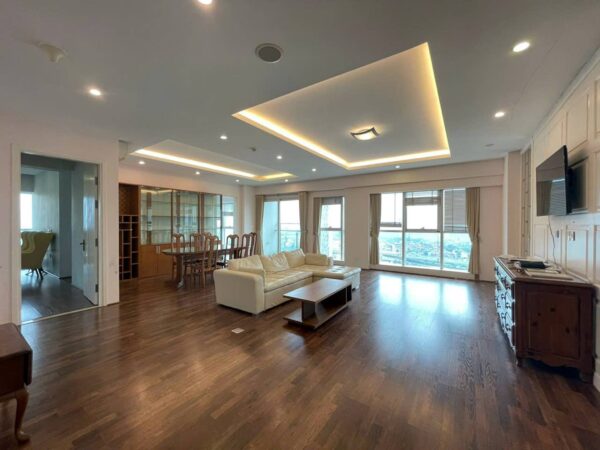 Gorgeous 2-bedroom apartment at L1 Ciputra for rent (2)