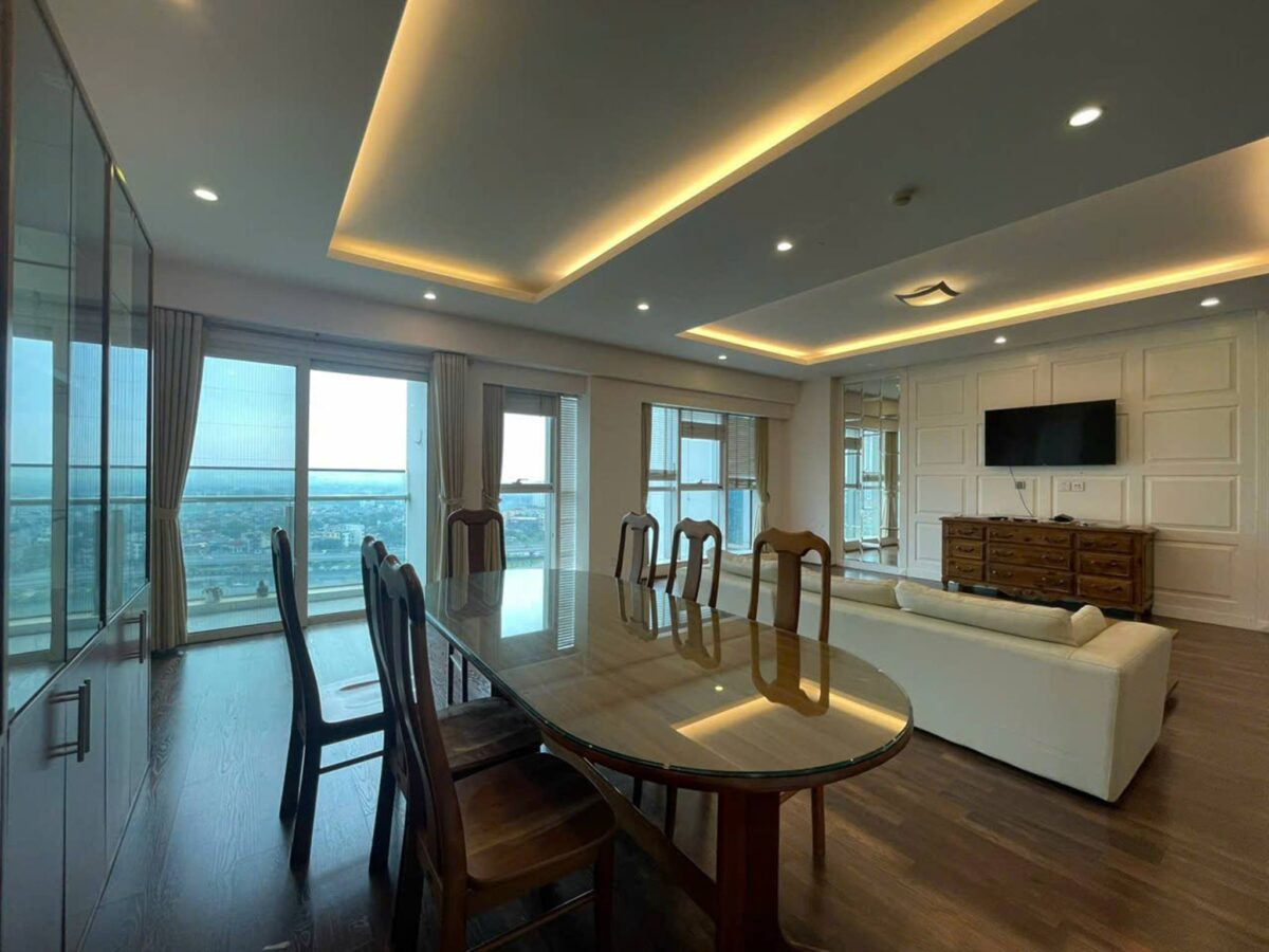 Gorgeous 2-bedroom apartment at L1 Ciputra for rent (4)