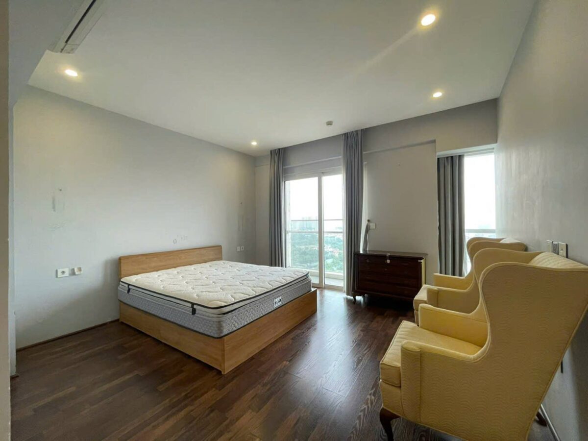 Gorgeous 2-bedroom apartment at L1 Ciputra for rent (9)