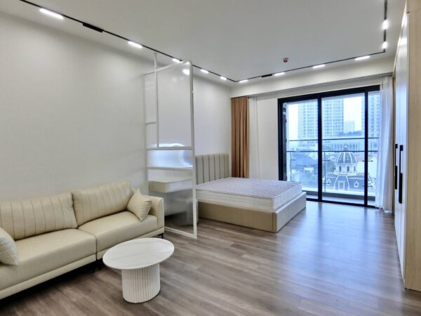 Modern studio apartment for rent at Heritage Westlake (1)