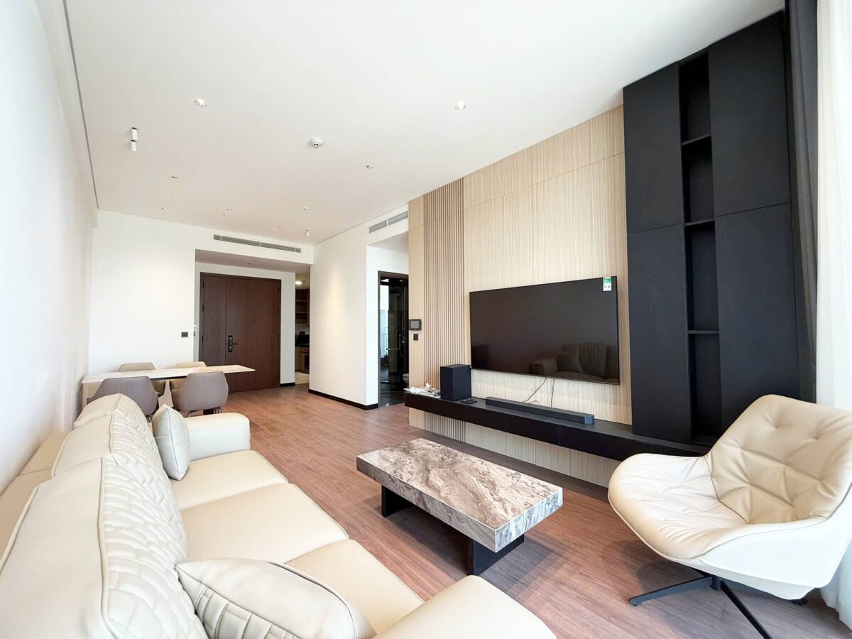 Stunning lake-view 2-bedroom apartment at Heritage Westlake for rent (1)