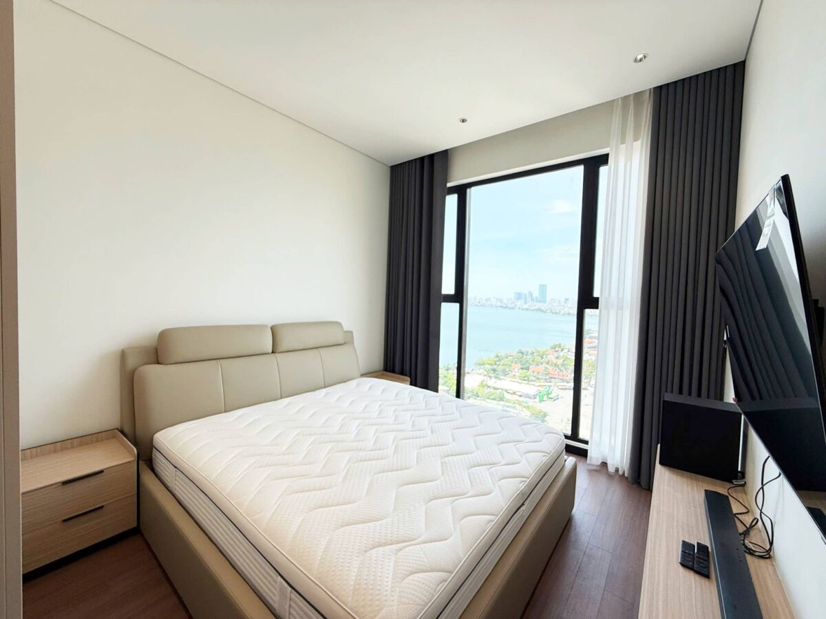 Stunning lake-view 2-bedroom apartment at Heritage Westlake for rent (12)