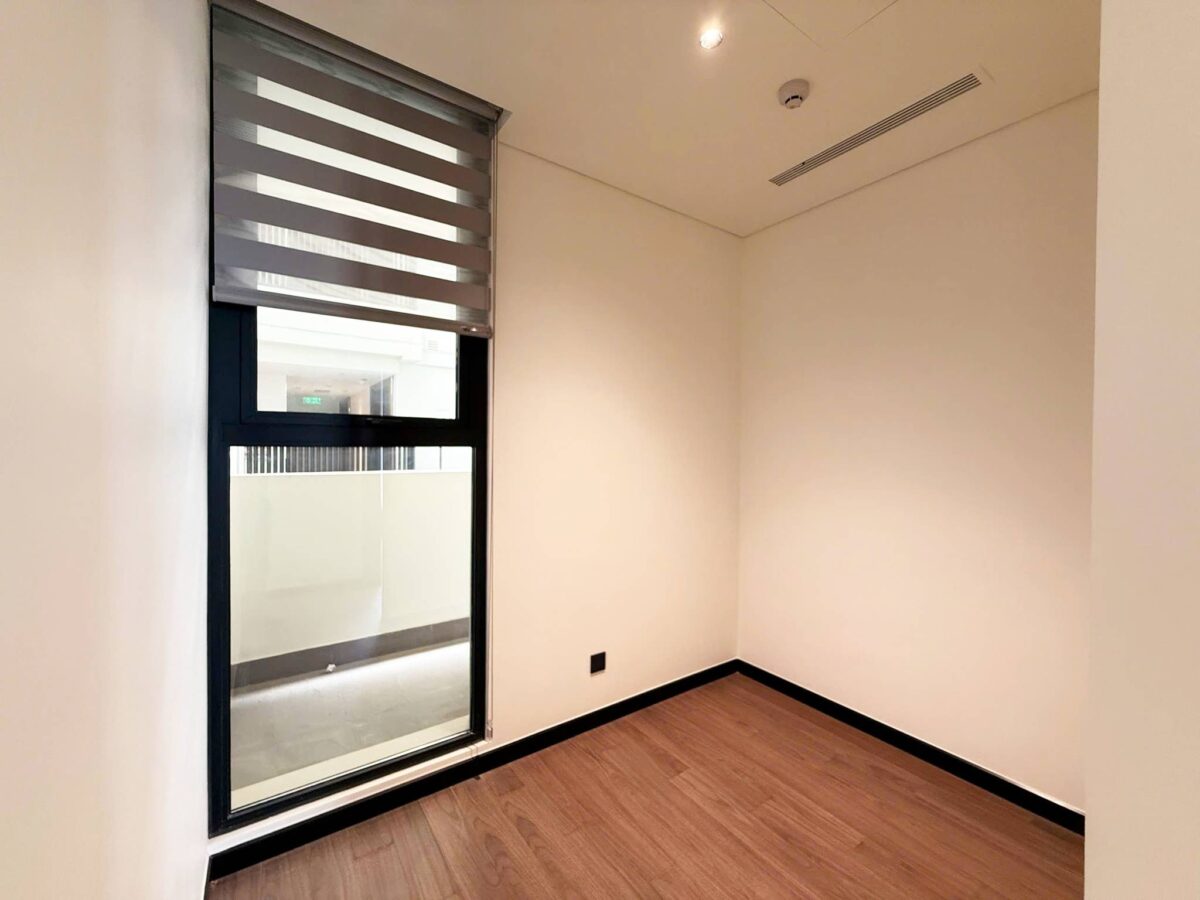 Stunning lake-view 2-bedroom apartment at Heritage Westlake for rent (16)