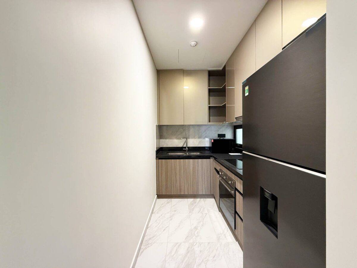 Stunning lake-view 2-bedroom apartment at Heritage Westlake for rent (8)