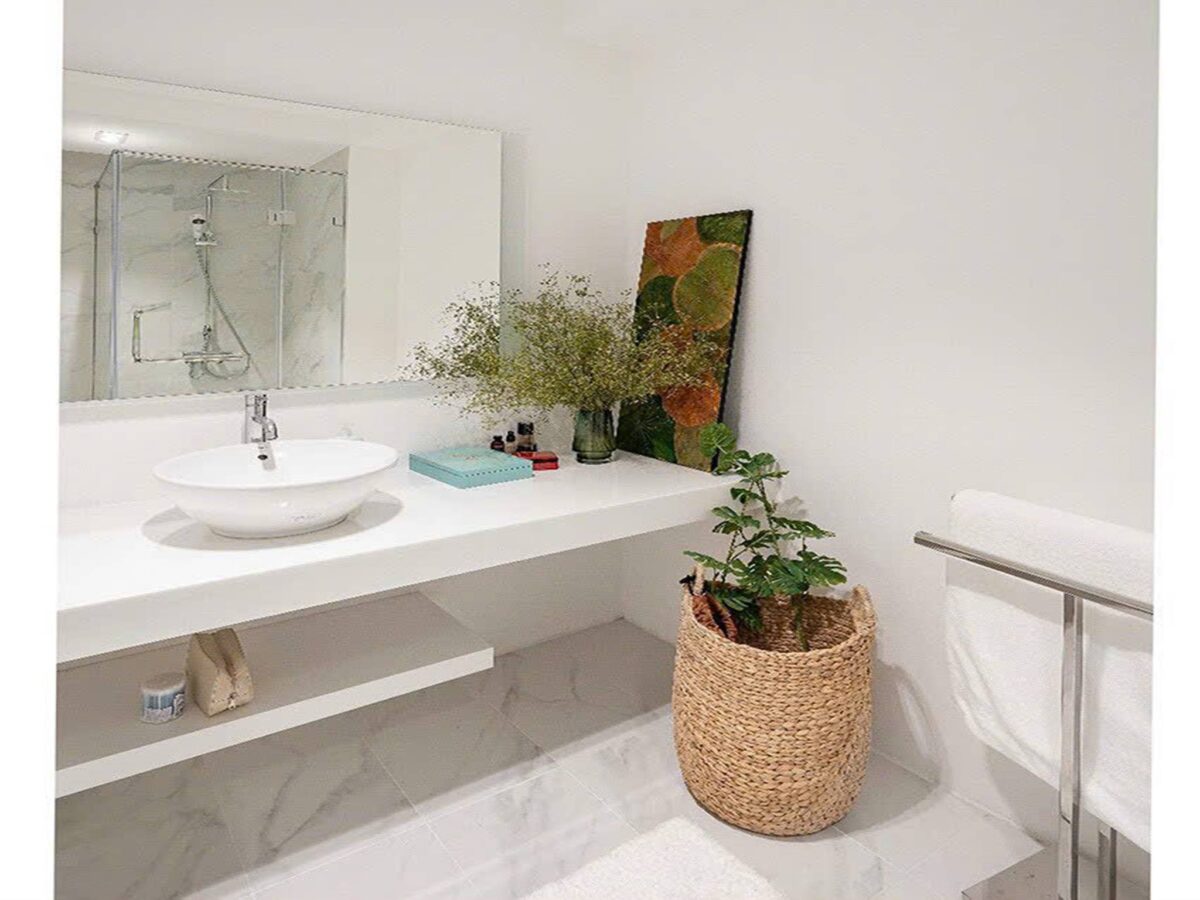 Unbelivably beautiful 1-bedroom apartment in The Link Ciputra for rent (10)