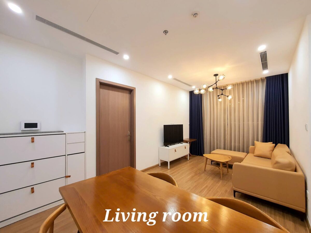 Well-furnished 2-bedroom apartment for rent at Vinhomes Skylake (2)