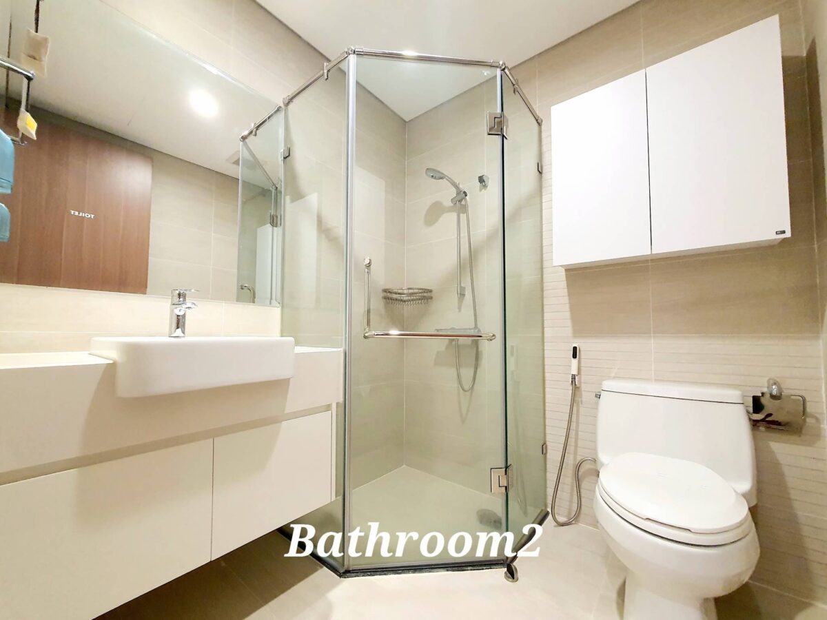 Well-furnished 2-bedroom apartment for rent at Vinhomes Skylake (9)