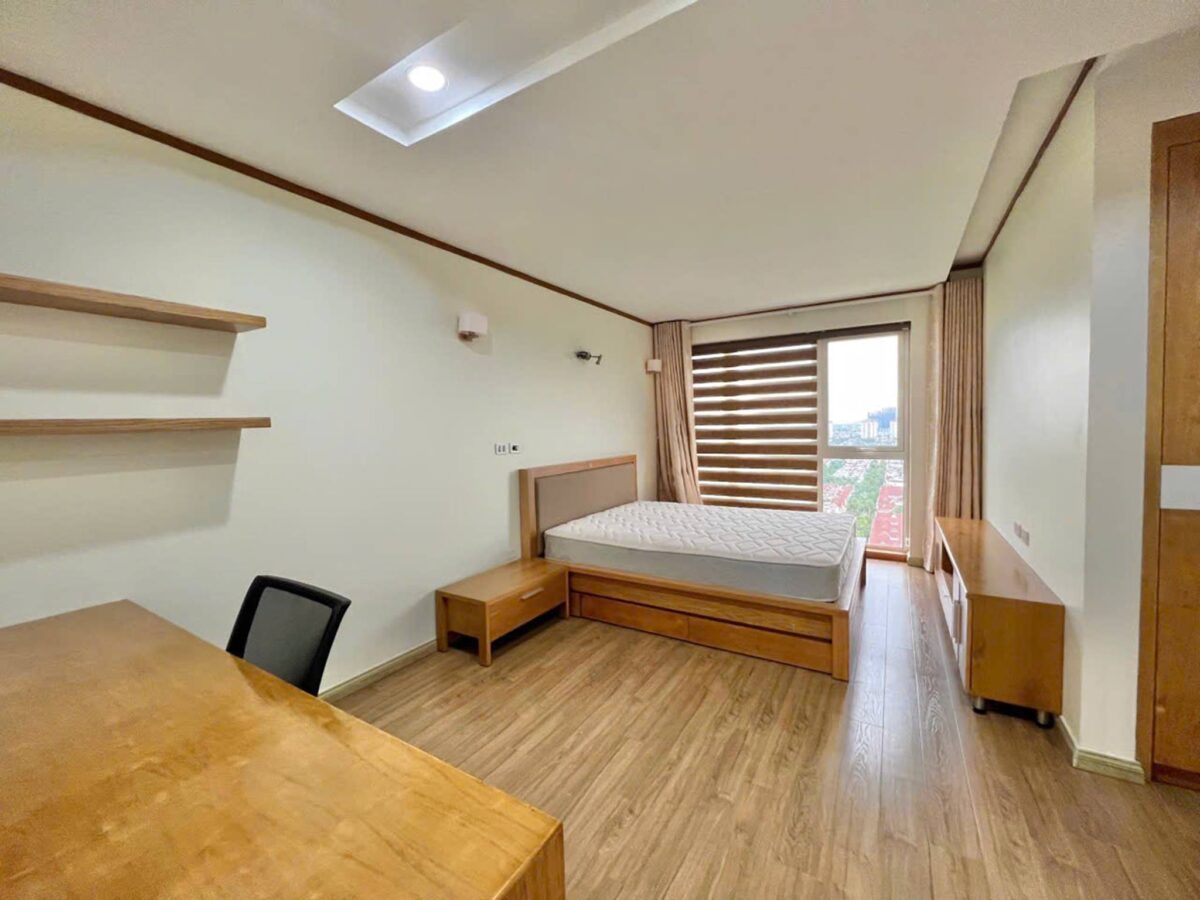 Gorgeous 4-bedroom penthouse at P1 Ciputra for rent (13)