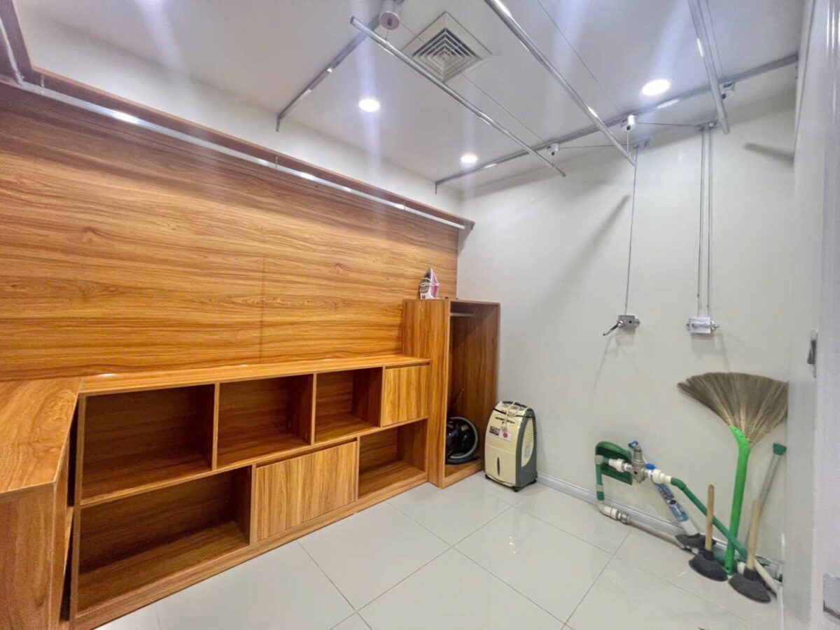 Gorgeous 4-bedroom penthouse at P1 Ciputra for rent (19)