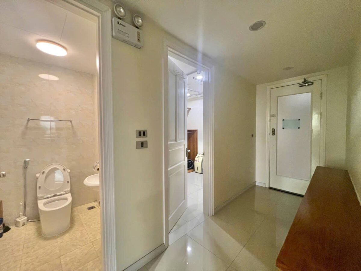 Gorgeous 4-bedroom penthouse at P1 Ciputra for rent (26)