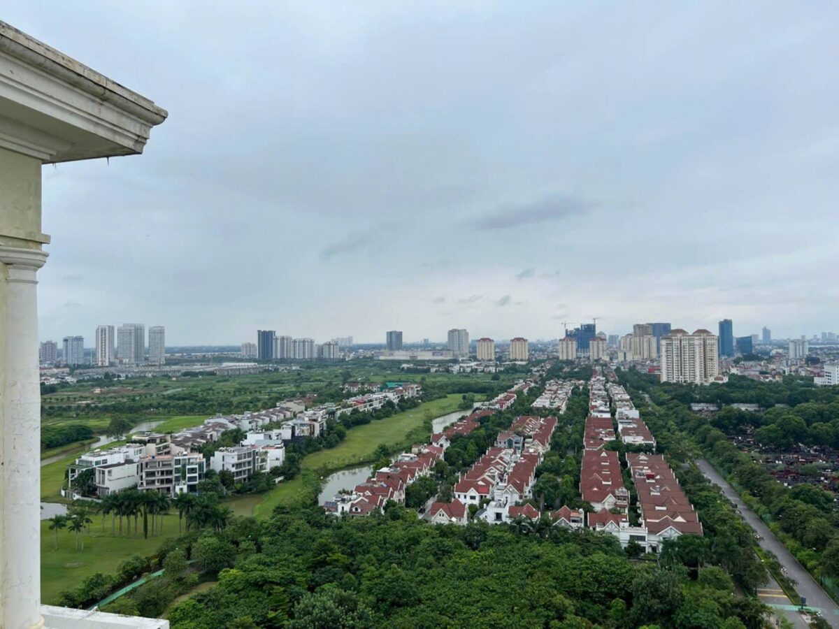 Gorgeous 4-bedroom penthouse at P1 Ciputra for rent (29)