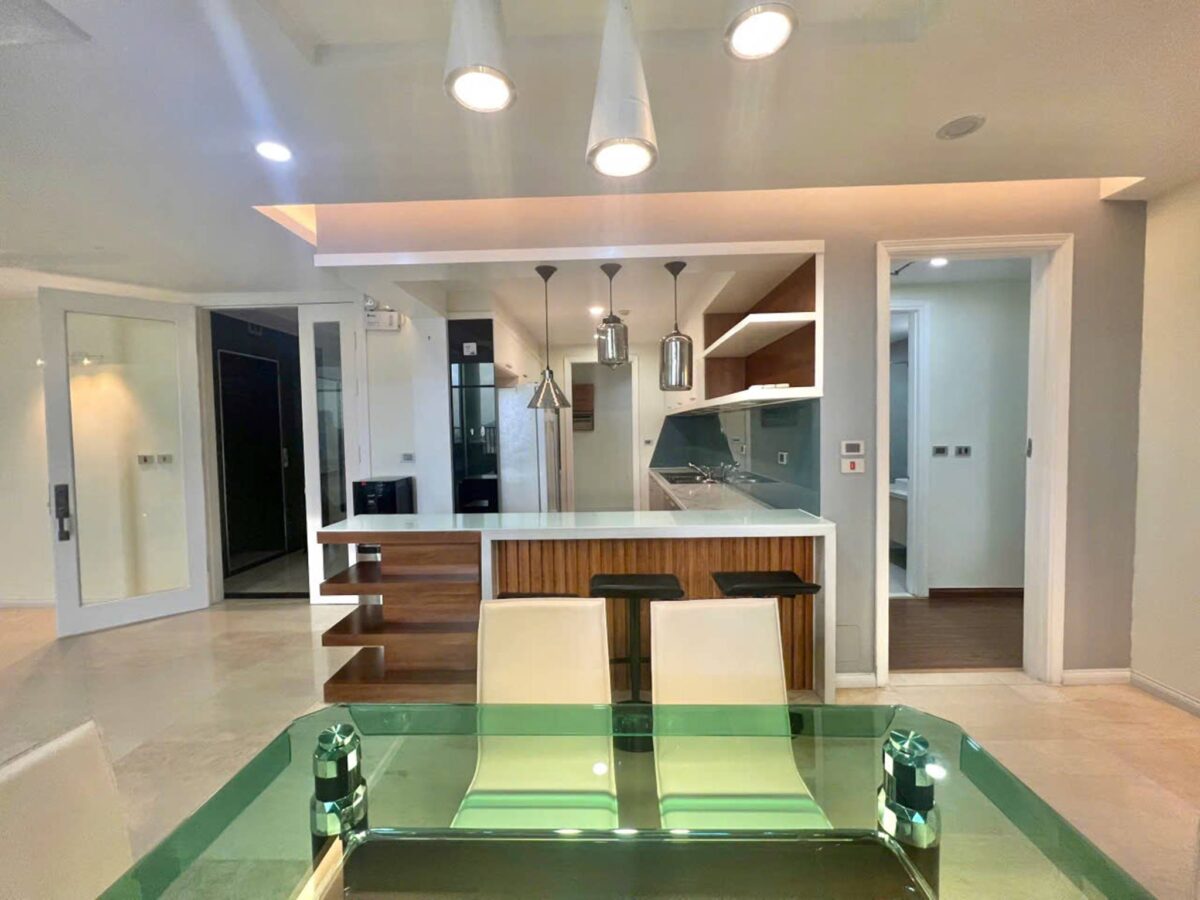 Gorgeous 4-bedroom penthouse at P1 Ciputra for rent (5)