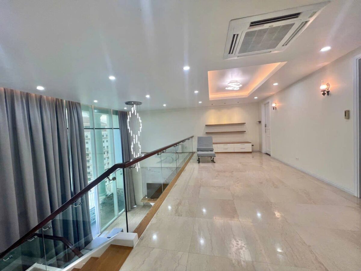 Gorgeous 4-bedroom penthouse at P1 Ciputra for rent (7)