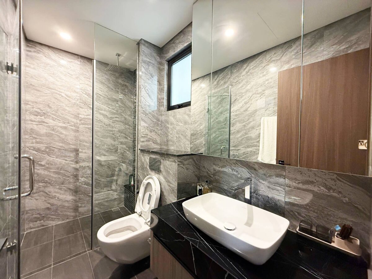 Indochine-style 2-bedroom apartment at Heritage Westlake for rent (17)