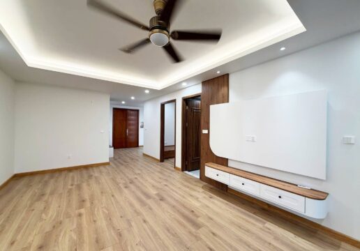 Newly-renovated 3-bedroom apartment at L1 Ciputra for rent (1)