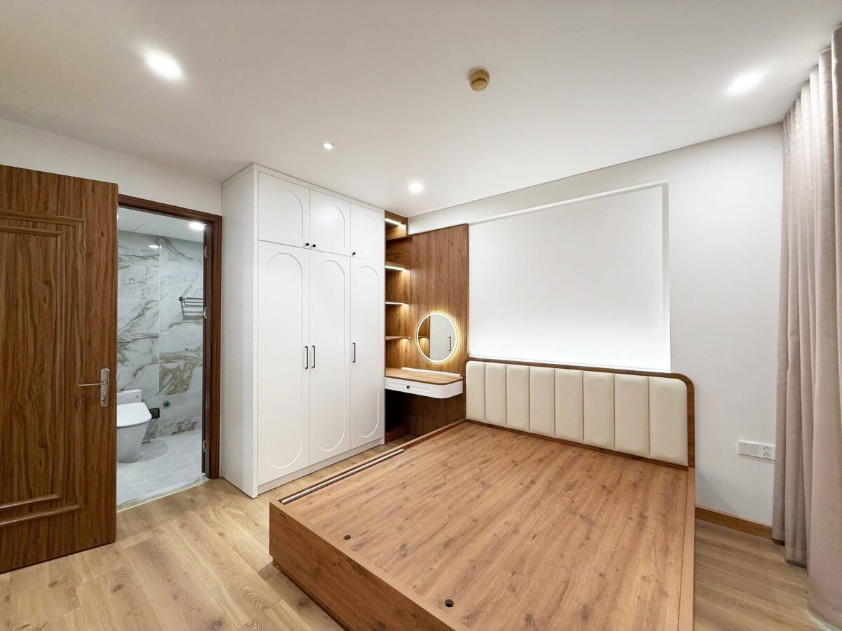 Newly-renovated 3-bedroom apartment at L1 Ciputra for rent (11)