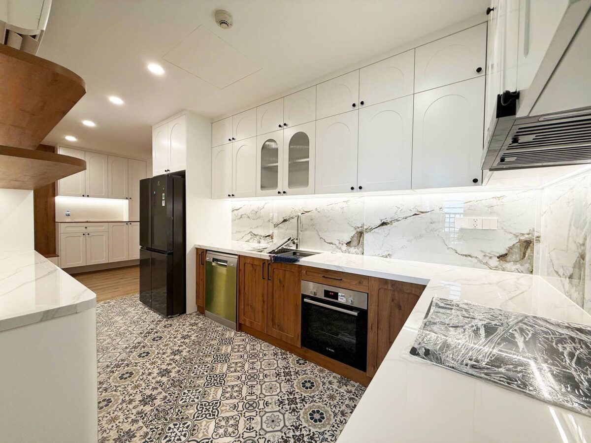 Newly-renovated 3-bedroom apartment at L1 Ciputra for rent (4)