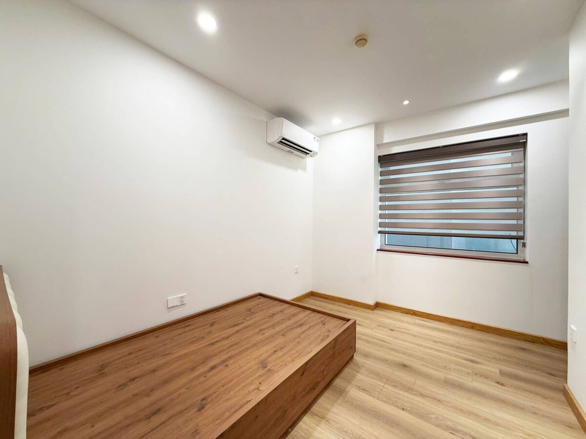 Newly-renovated 3-bedroom apartment at L1 Ciputra for rent (5)