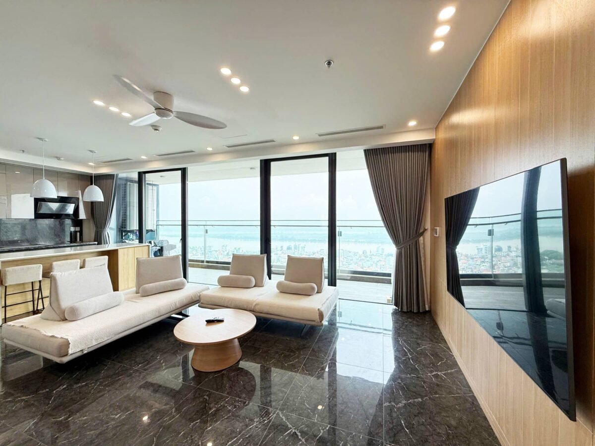 Sunshine Golden River Dreamy river-view 3-bedroom apartment for rent at a cheap price (1)