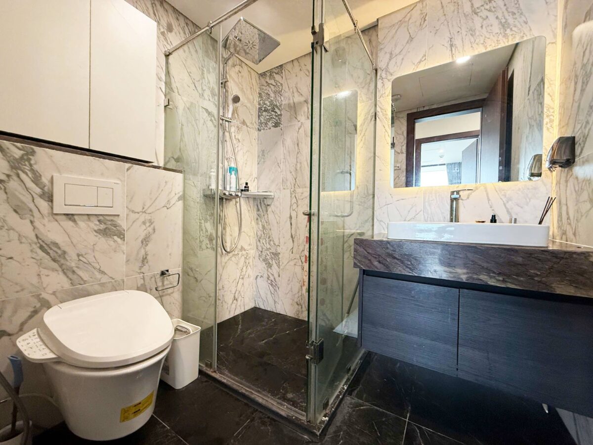 Sunshine Golden River Dreamy river-view 3-bedroom apartment for rent at a cheap price (13)