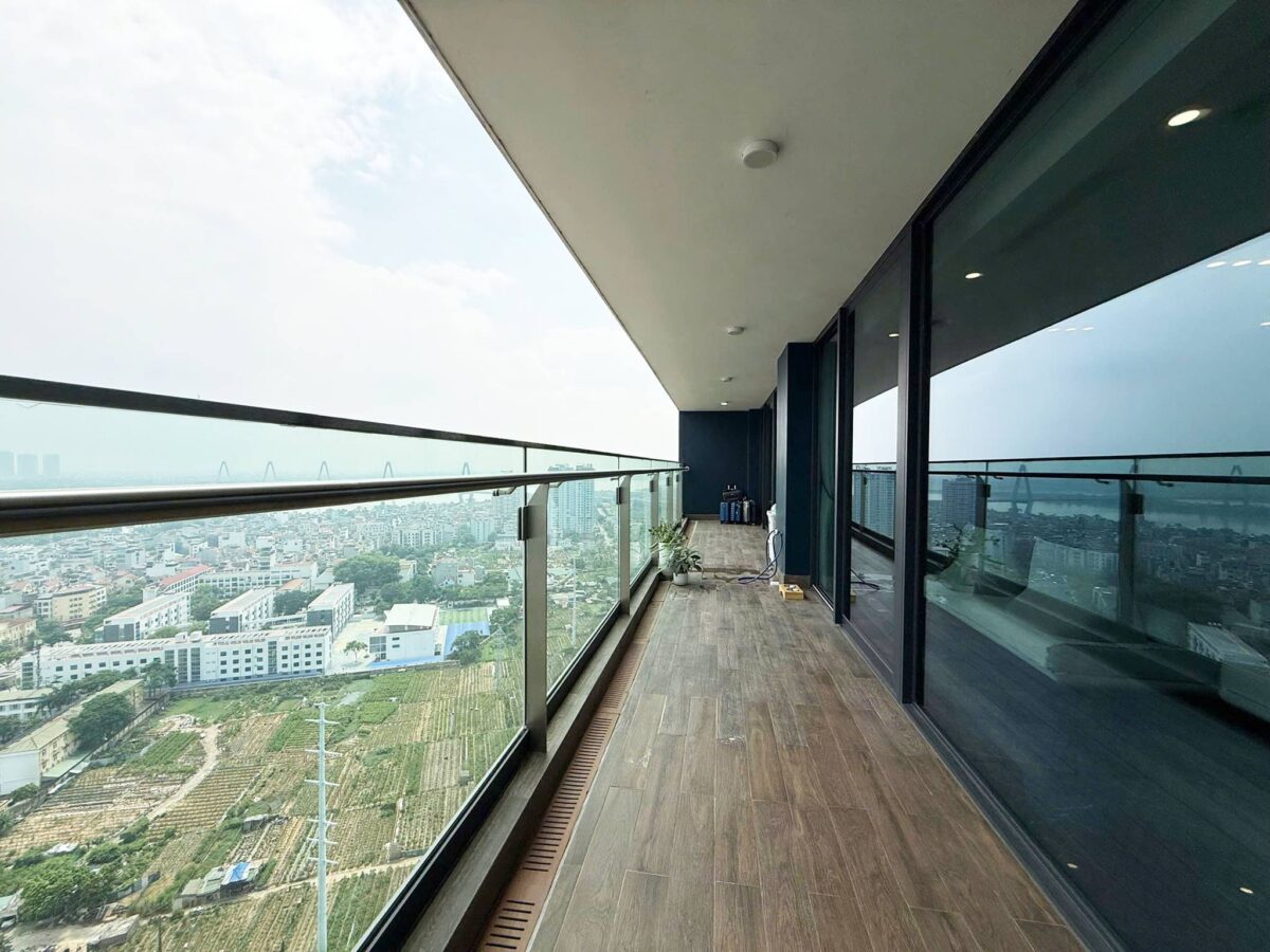 Sunshine Golden River Dreamy river-view 3-bedroom apartment for rent at a cheap price (21)