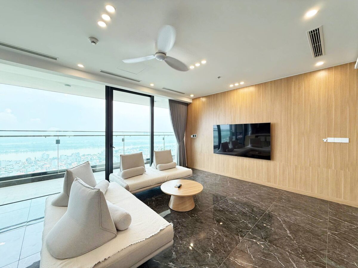 Sunshine Golden River Dreamy river-view 3-bedroom apartment for rent at a cheap price (3)