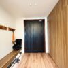 Contemporary 3-bedroom apartment for rent at E4 Ciputra (10)