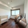Contemporary 3-bedroom apartment for rent at E4 Ciputra (15)