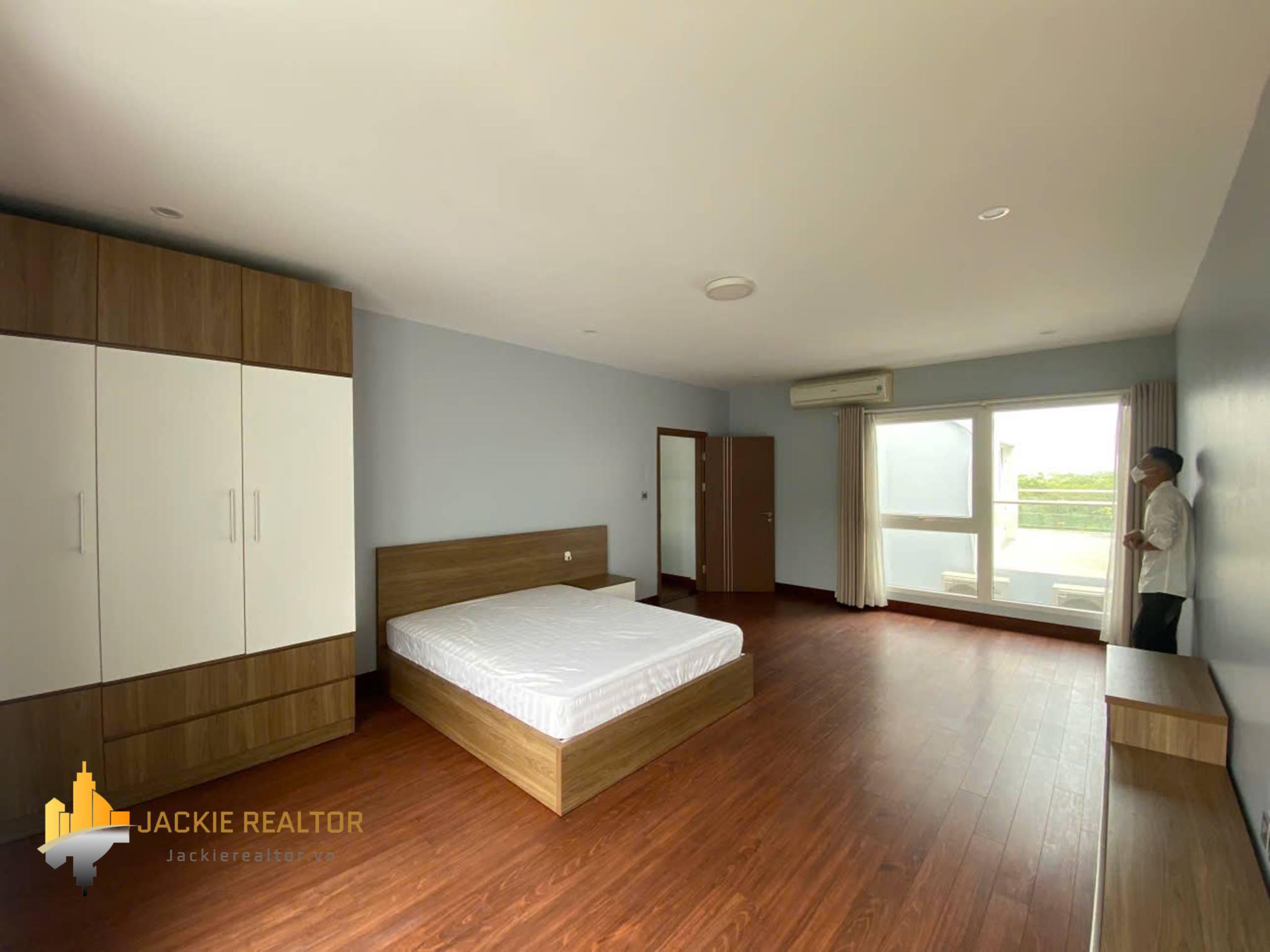 Awesome 6-bedroom villa at Q Ciputra for rent (13) Awesome 6-bedroom villa at Q Ciputra for rent (13)