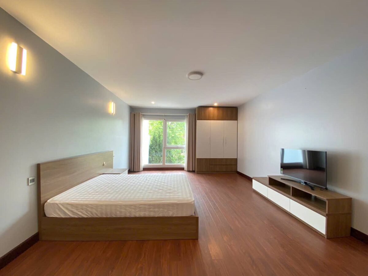 Awesome 6-bedroom villa at Q Ciputra for rent (14)