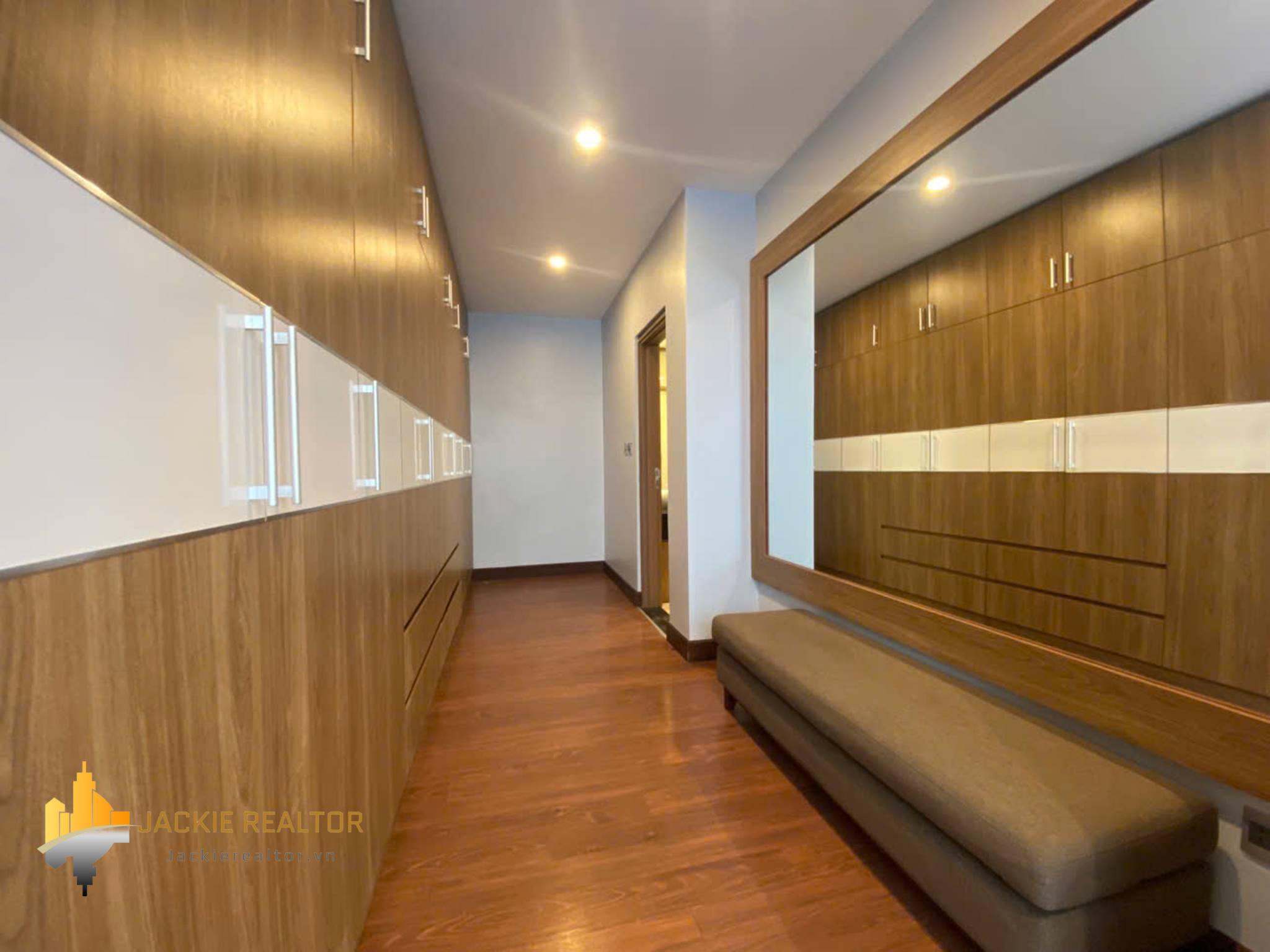 Awesome 6-bedroom villa at Q Ciputra for rent (18) Awesome 6-bedroom villa at Q Ciputra for rent (18)