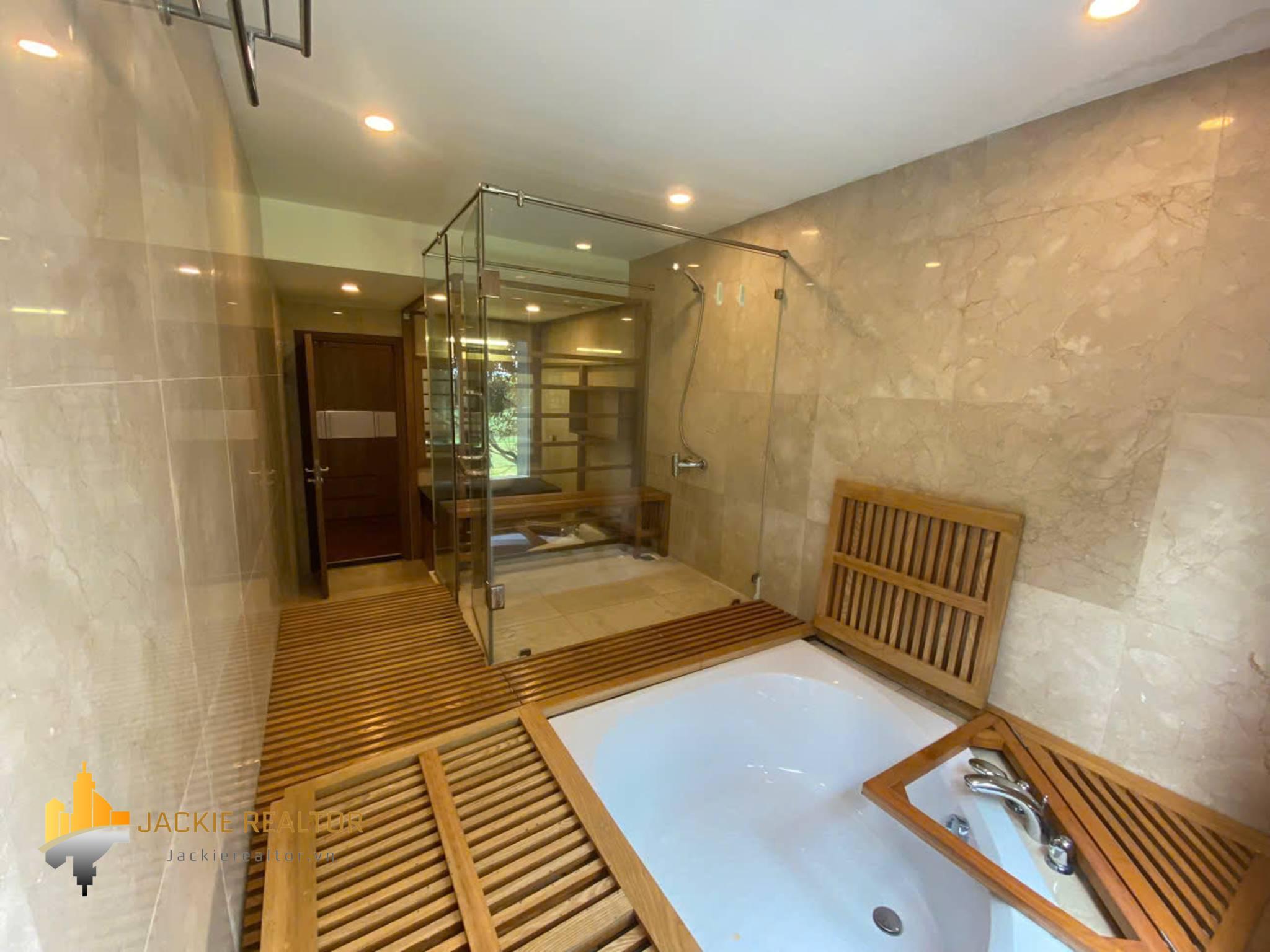 Awesome 6-bedroom villa at Q Ciputra for rent (25) Awesome 6-bedroom villa at Q Ciputra for rent (25)