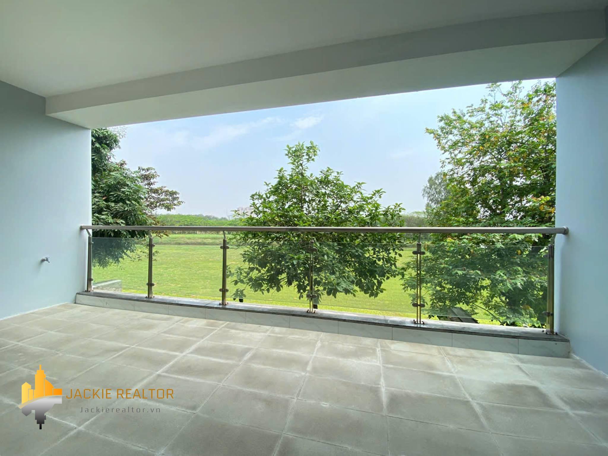 Awesome 6-bedroom villa at Q Ciputra for rent (28) Awesome 6-bedroom villa at Q Ciputra for rent (28)