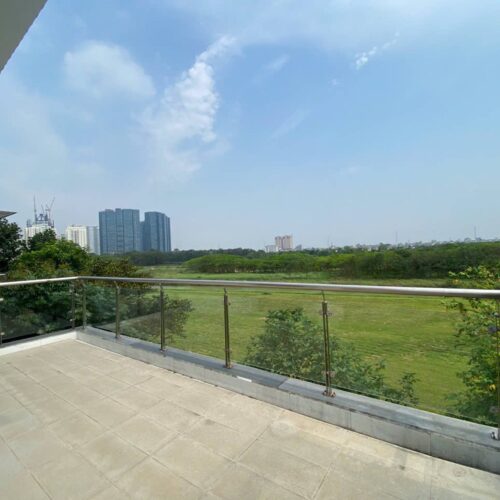 Awesome 6-bedroom villa at Q Ciputra for rent (32)