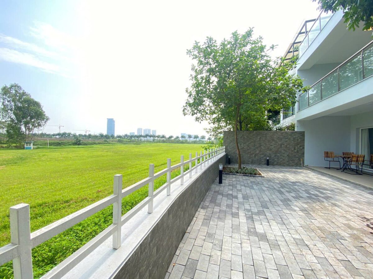 Awesome 6-bedroom villa at Q Ciputra for rent (35)